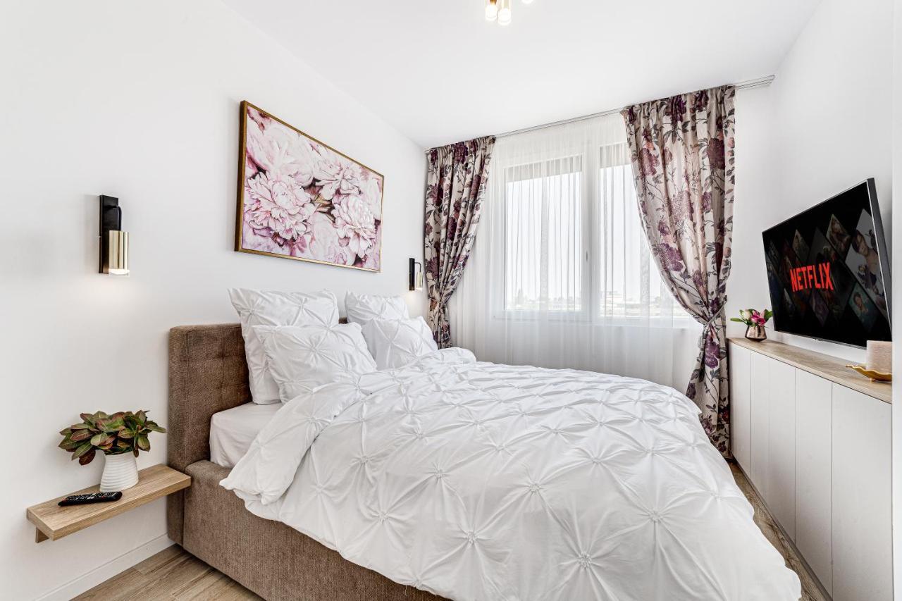 Elegant Apartment Near Afi & Atrium Mall Αράντ Εξωτερικό φωτογραφία